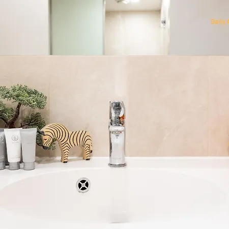 شقة Luxury Suites Roseni 9 By Rikas Hotels *